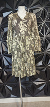 Load image into Gallery viewer, VINCE CAMUTO GOLD FLORAL BABY DOLL DRESS       SZ 3X
