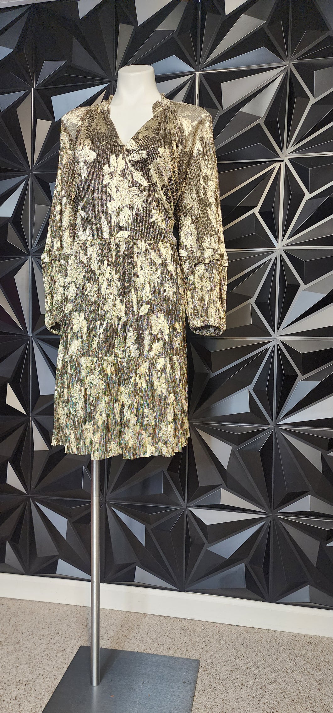 VINCE CAMUTO GOLD FLORAL BABY DOLL DRESS       SZ 3X