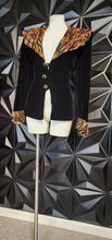 Load image into Gallery viewer, DAVE &amp; JOHNYY VELOUR VINTAGE BLAZER      SZ 13/14, BEST FITTING SZ 10
