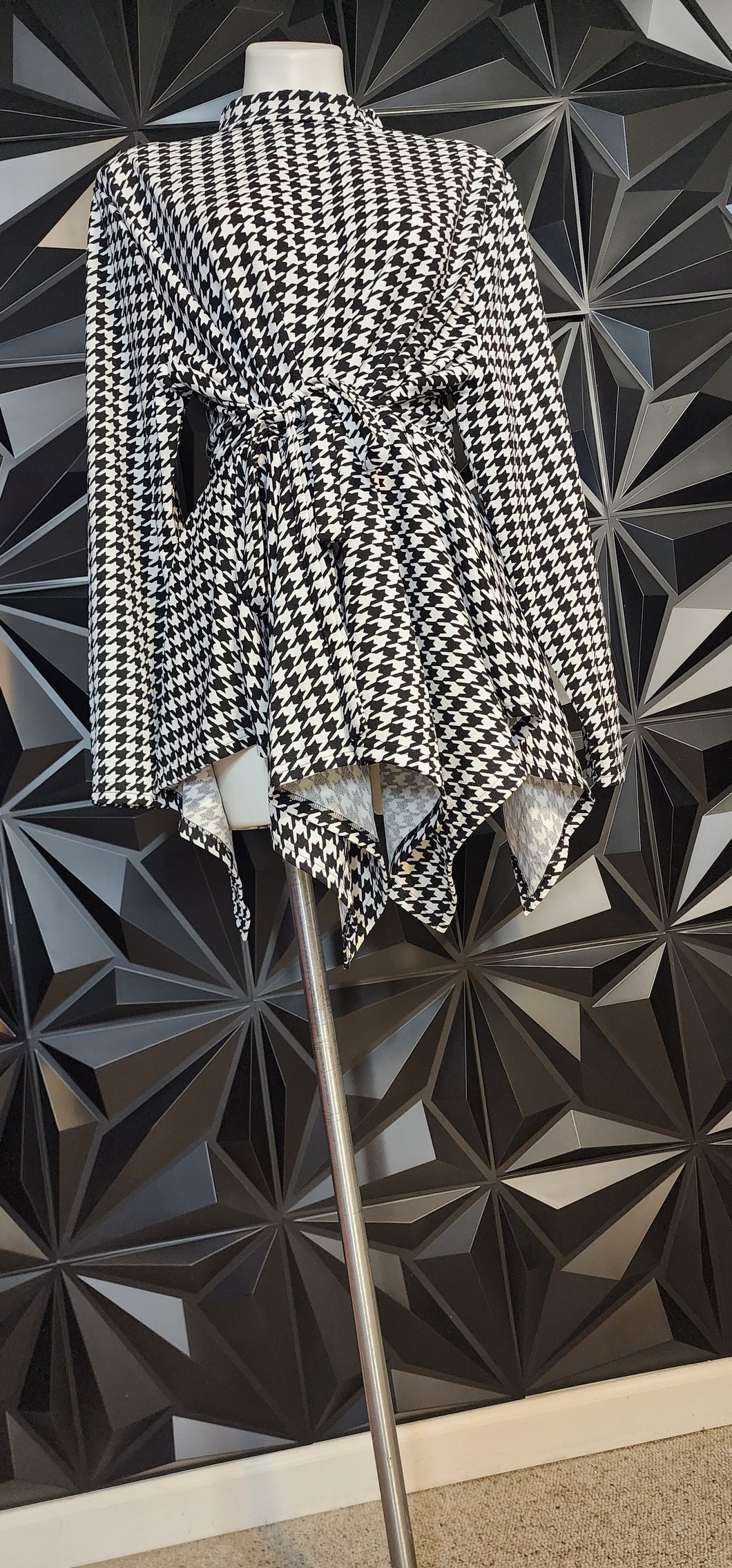 HOUNDSTOOTH TOP W/BELT        SZ UNTAGEDD, FITTING 1X-3X