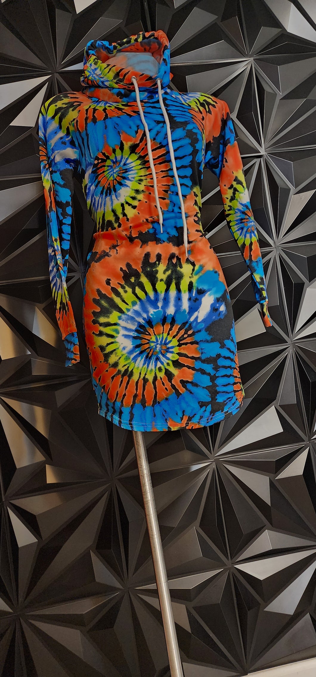 TIE DYE DRESS      SZ UNTAGGED (BEST FITTING SZ MED)