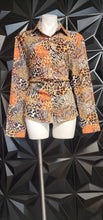 Load image into Gallery viewer, ANIMAL PRINT BUTTON TOP       SZ XXL (FITTING 14/16)

