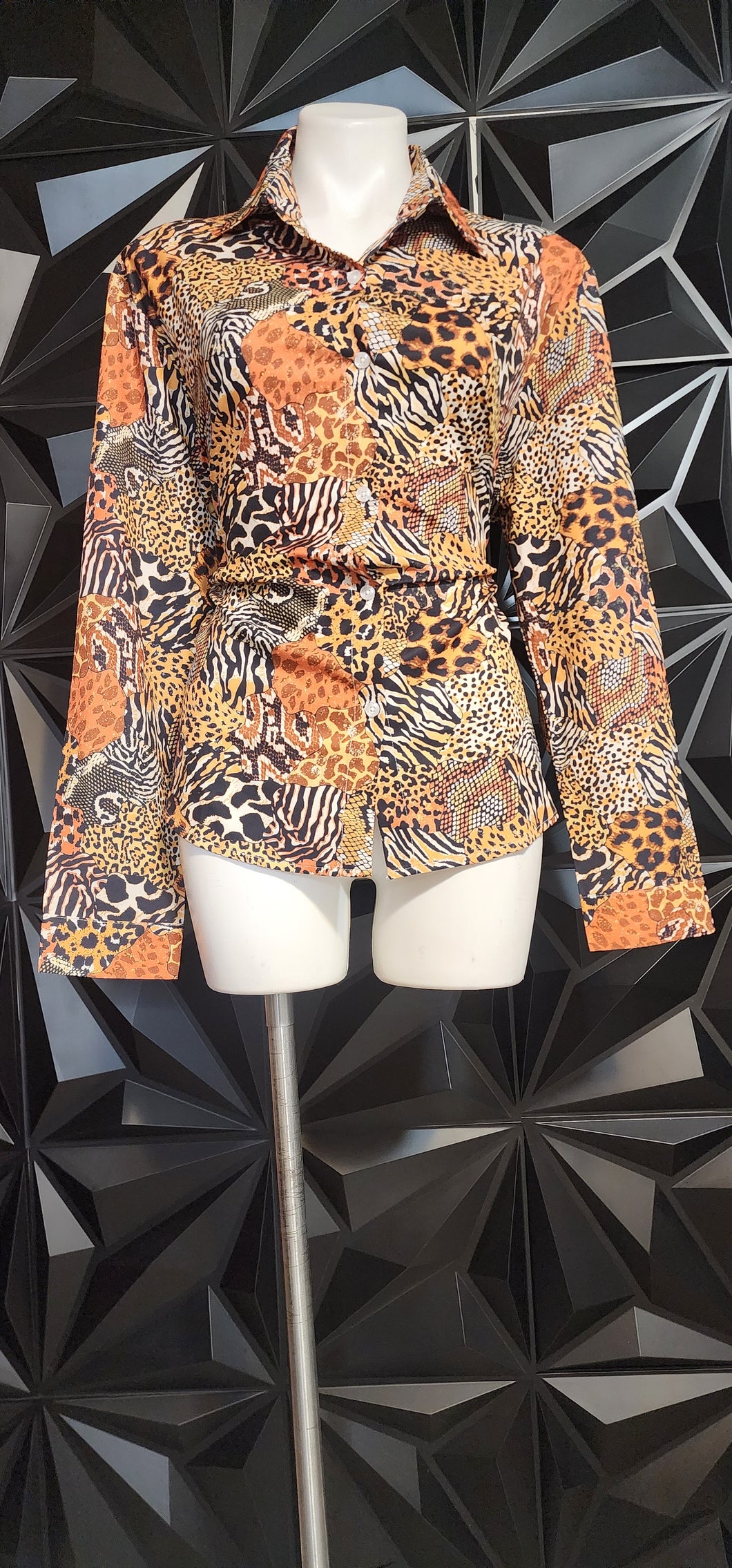 ANIMAL PRINT BUTTON TOP       SZ XXL (FITTING 14/16)
