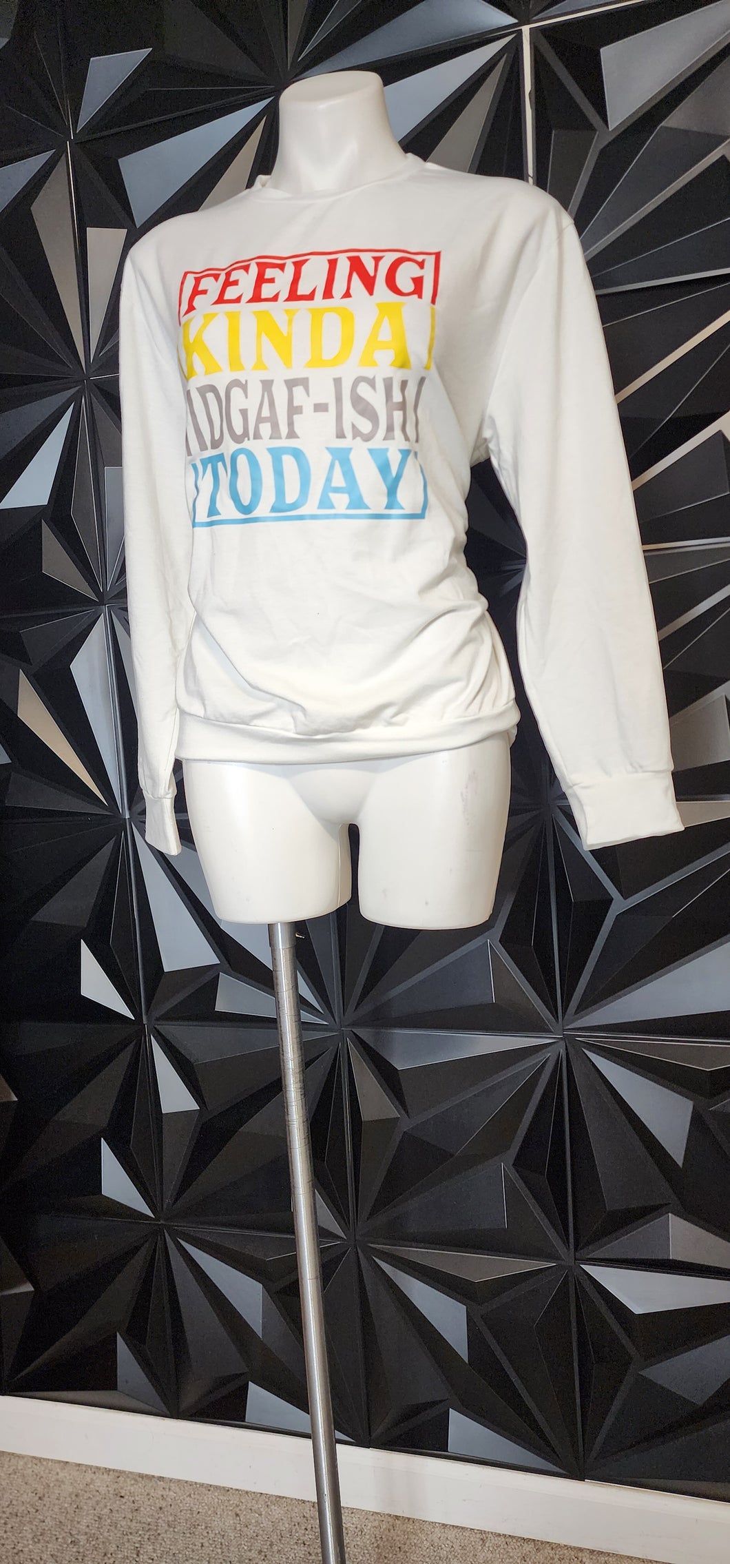 FEELING KINDA SWEATSHIRT       SZ MED (STRETCH)