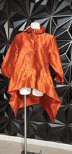 Load image into Gallery viewer, NWT STEP IN STYLE TOP/DUSTER       SZ ONE SIZE (NO LARGER THAN XL)
