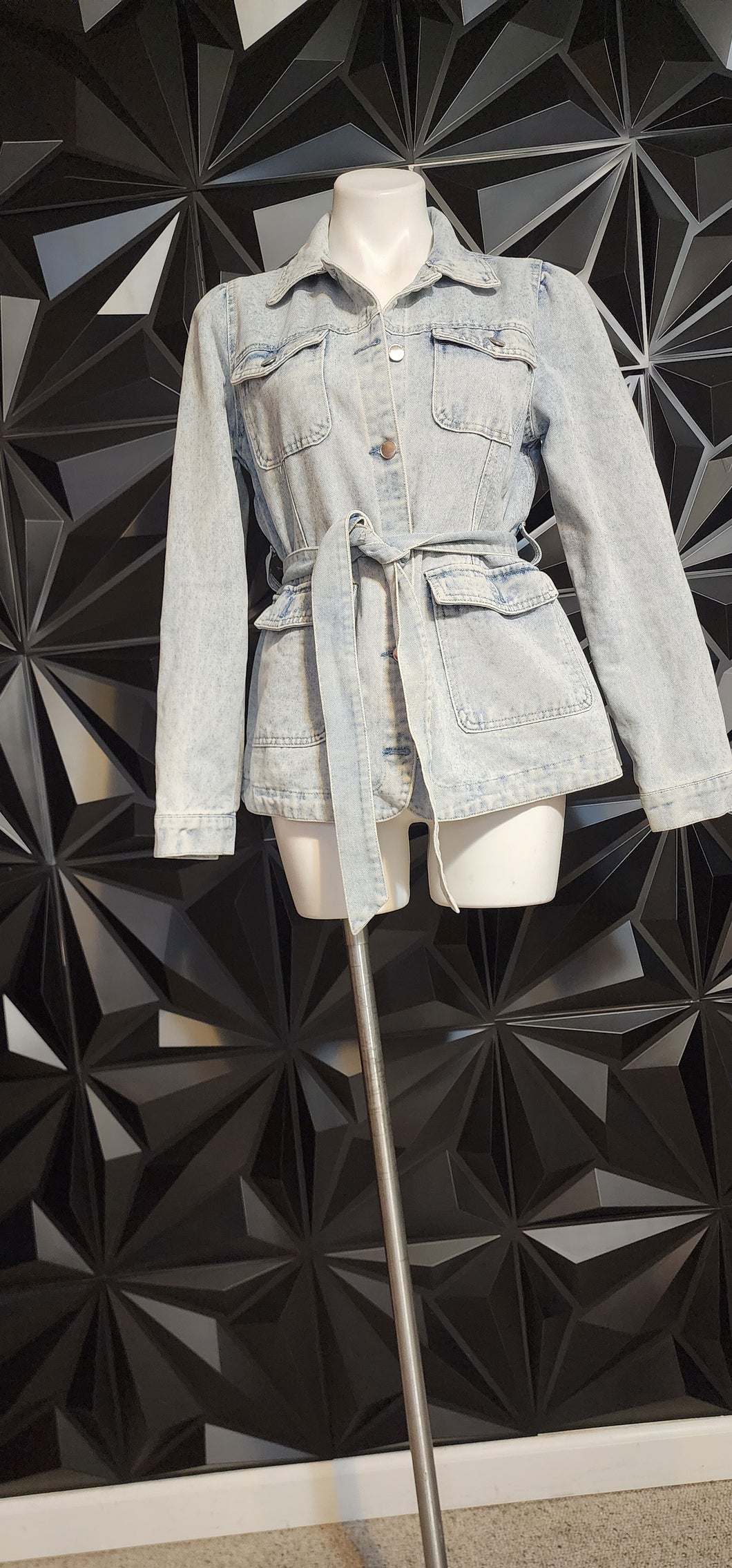 DICTIONARY DENIM JACKET     SZ MEDIUM
