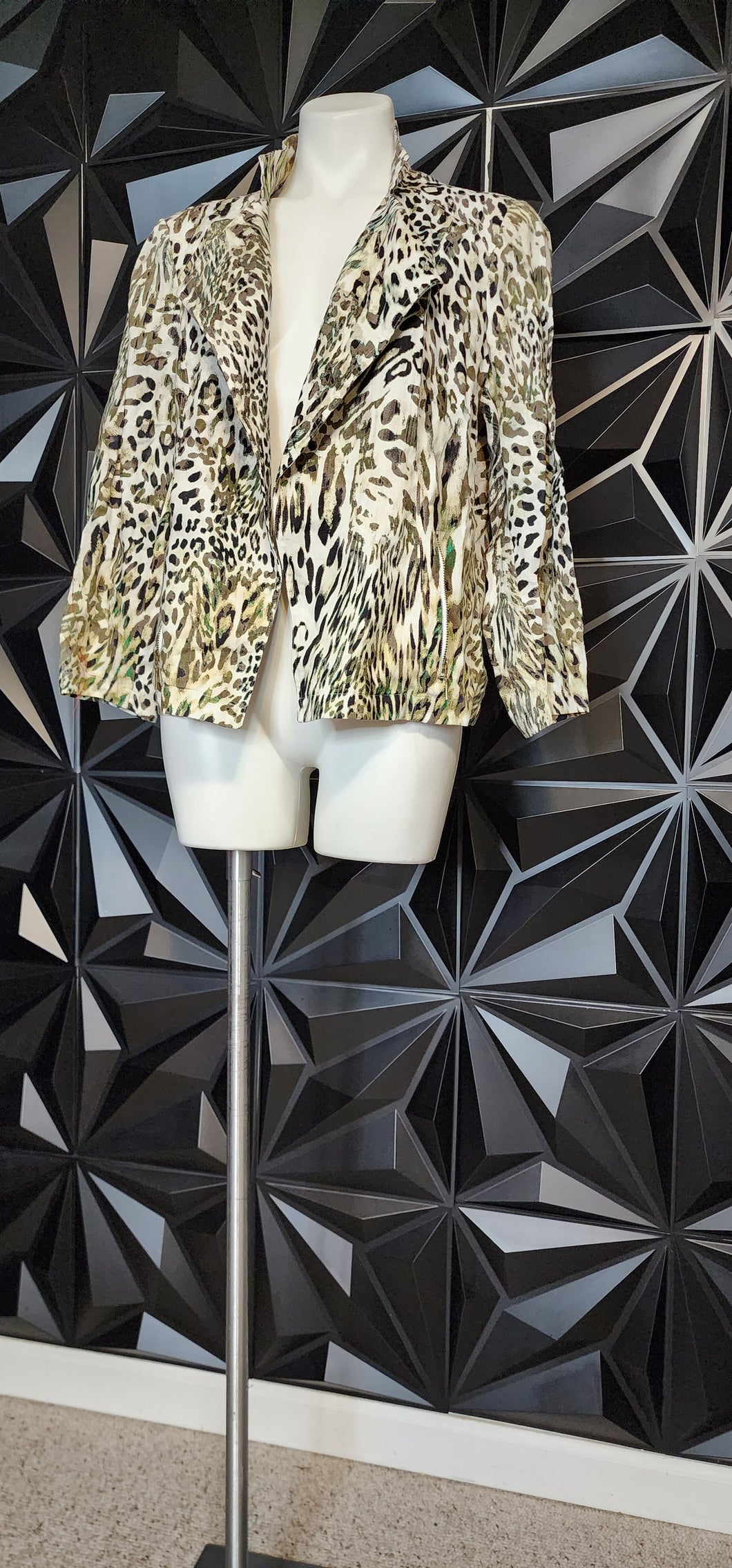 Chicos animal print      sz chico 2=large