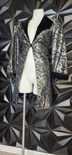 Load image into Gallery viewer, Patra long blazer        sz 6 (fitting a bit oversized)
