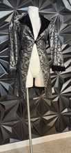 Load image into Gallery viewer, Patra long blazer        sz 6 (fitting a bit oversized)
