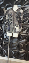 Load image into Gallery viewer, Van Huesen patchy sheer blouse        sz xl
