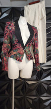 Load image into Gallery viewer, Wrapper vintage floral blazer         sz lrg (best fitting sz medium)
