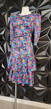 Load image into Gallery viewer, Glenfrey vintage floral print dress      sz 12-14
