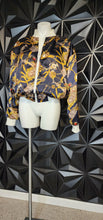 Load image into Gallery viewer, Casual Corner chain link bomber        sz one size (fitting lrg-1x)
