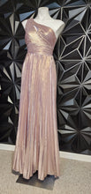 Load image into Gallery viewer, NWT Fashion nova pleated gown     sz lrg, (10)
