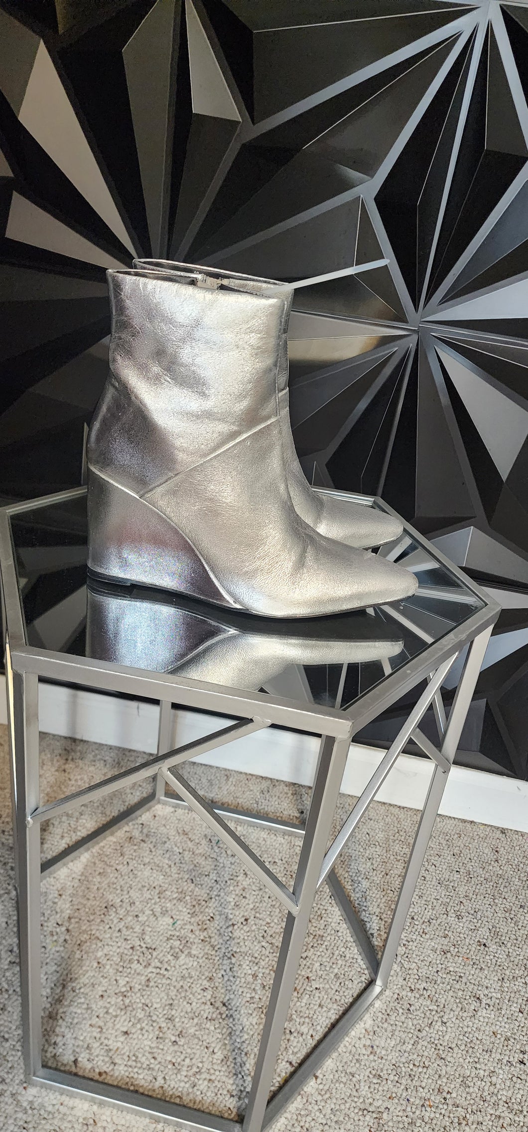 New Seychelles silver wedge heels             sz 10