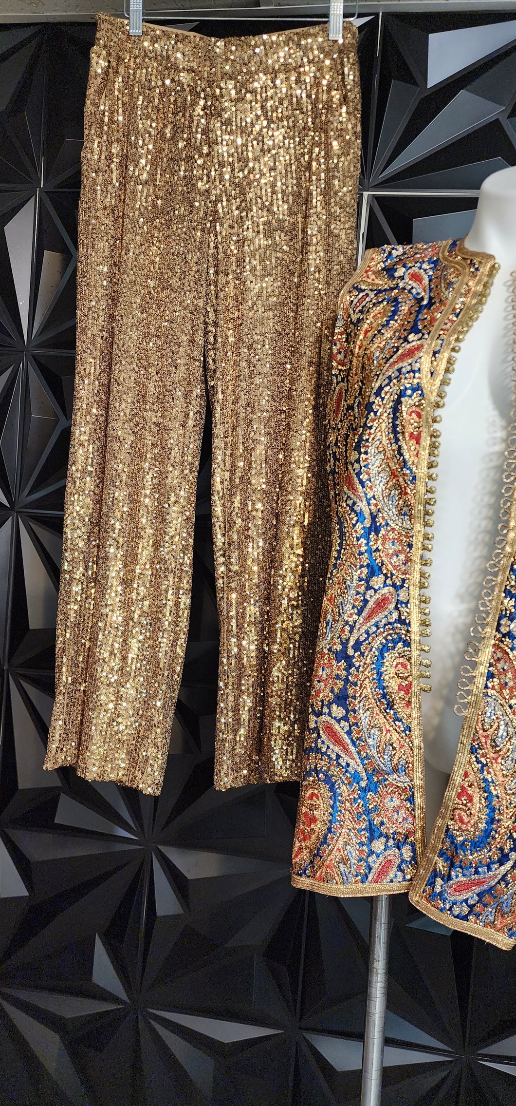Cable and Gauge sequin pant         sz small