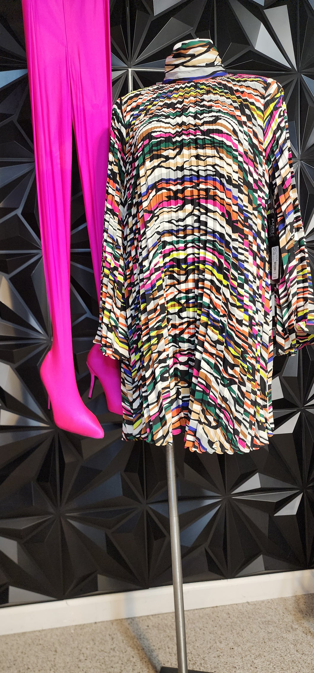 NWT Gabrielle Union pleated dress         sz medium