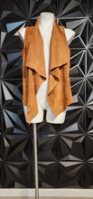 Load image into Gallery viewer, Catherine suede vest        sz med
