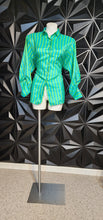 Load image into Gallery viewer, Leslie Faye stripe blouse       sz med-large
