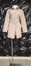 Load image into Gallery viewer, London Fog trench jacket          sz small
