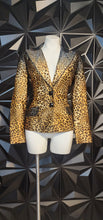 Load image into Gallery viewer, Alberto Makali cheetah print blazer           sz untagged, best fitting sz med
