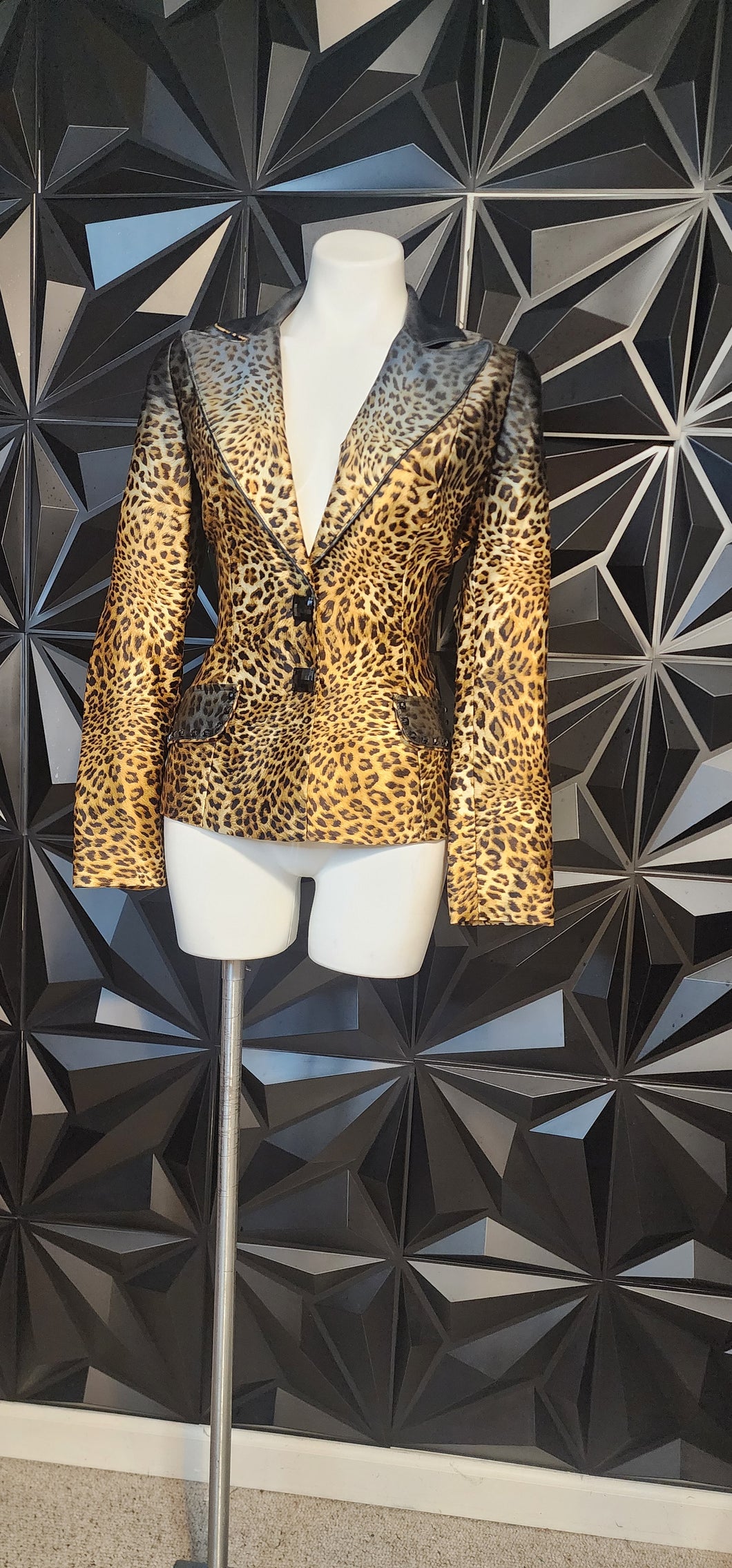 Alberto Makali cheetah print blazer           sz untagged, best fitting sz med