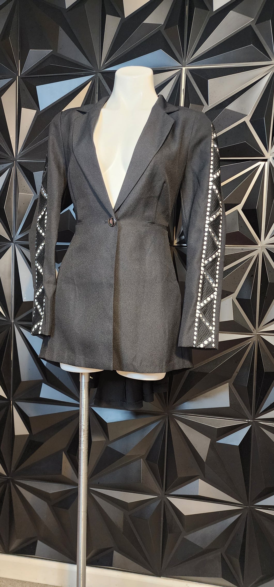 Venus black high low blazer         sz 6