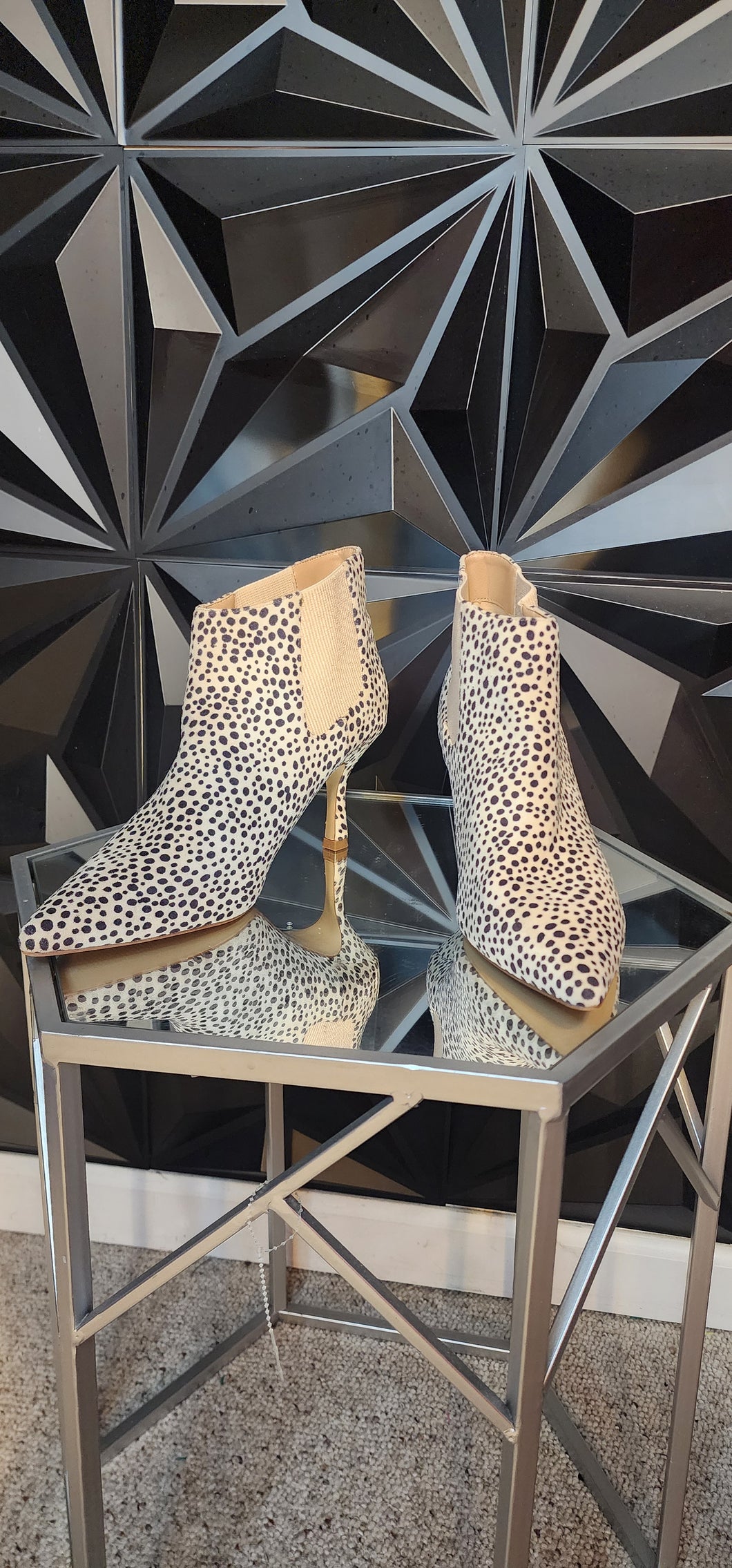 Comfortfoam dot kitten heels      sz 11