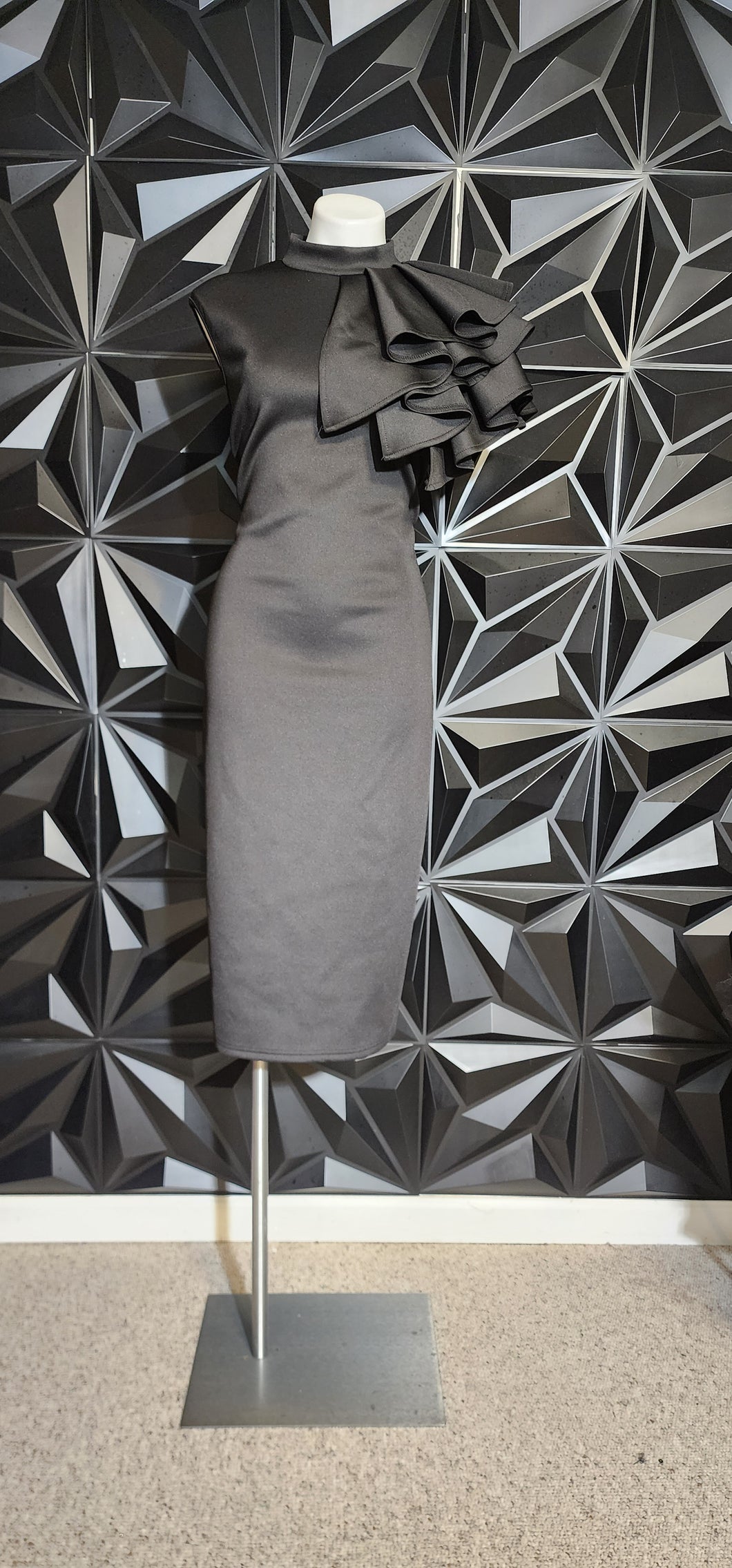 ruffled shoulder bodycon dress   sz xl