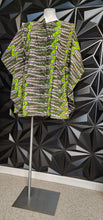 Load image into Gallery viewer, Ankara style top          sz untagged best fitting sz xl/1x
