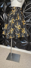 Load image into Gallery viewer, Nwt Chic wish skirt     sz small
