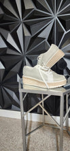 Load image into Gallery viewer, Dolce vita sneakers             sz 7.5
