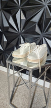 Load image into Gallery viewer, Dolce vita sneakers             sz 7.5
