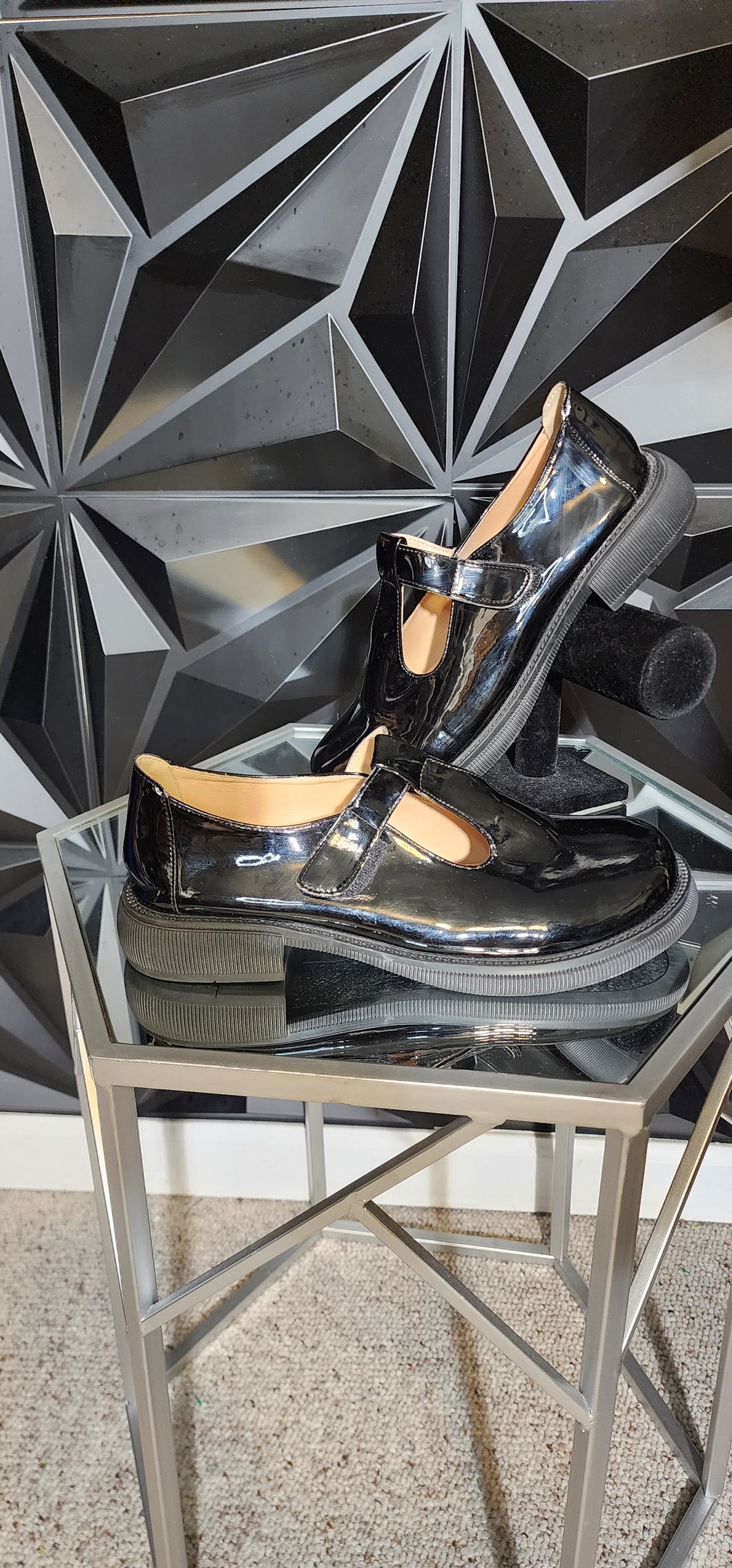 Patent leather mary jane shoes         sz untagged, best fit sz 10.5