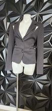 Load image into Gallery viewer, Vhny black blazer       sz small
