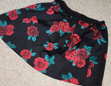 Load image into Gallery viewer, Lane Bryant floral flare skirt         sz 22/24

