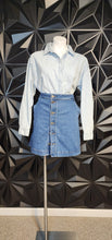 Load image into Gallery viewer, Intempo Denim shirt           sz med-lrg
