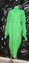 Load image into Gallery viewer, Green bubbled sweater        sz xxl (fitting lrg-xxl)
