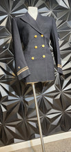 Load image into Gallery viewer, Saks Fifth military blazer             sz untagged, Best fit sz 8
