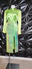 Load image into Gallery viewer, NWt Glamourous sequin skirt         sz 8, best fitting sz 10/12
