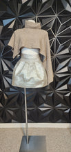 Load image into Gallery viewer, Beulah flare structured skirt          sz med/lrg

