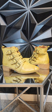 Load image into Gallery viewer, Beast fashion booties           sz 7
