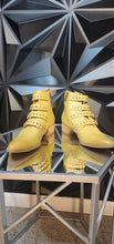 Load image into Gallery viewer, Beast fashion booties           sz 7
