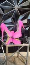 Load image into Gallery viewer, Dream Pairs pink heels           sz 8
