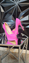 Load image into Gallery viewer, Dream Pairs pink heels           sz 8

