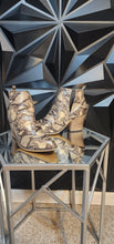 Load image into Gallery viewer, Pop Reptile print booties             sz 10
