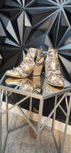 Load image into Gallery viewer, Pop Reptile print booties             sz 10
