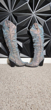 Load image into Gallery viewer, Fashion Nova Rhinestone boots                 sz 9
