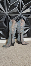 Load image into Gallery viewer, Fashion Nova Rhinestone boots                 sz 9
