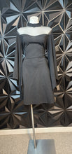 Load image into Gallery viewer, Black wide arm dress            sz 2xl (16/18)
